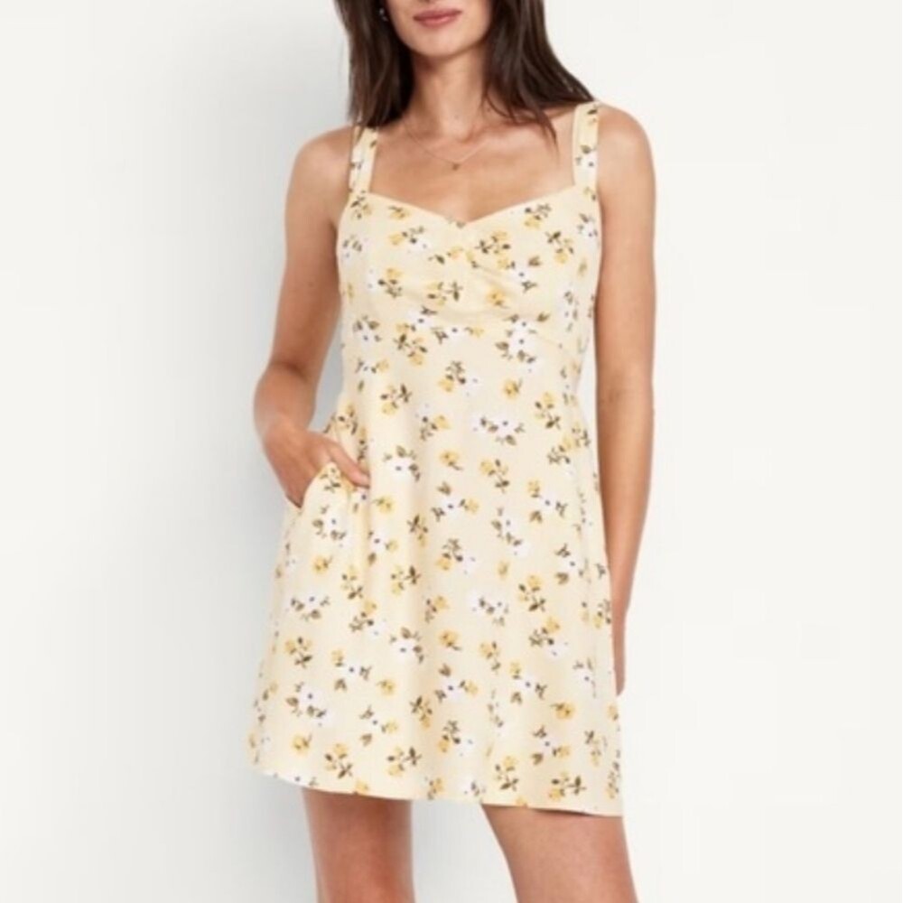Old Navy butter yellow floral print smocked back short cute flirty dress L NWT